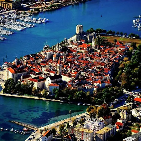 Appartement In Kastel Near The Sea *