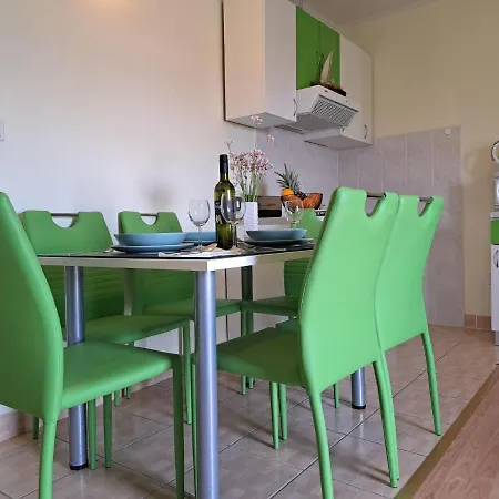 In Kastel Near The Sea Kaštela